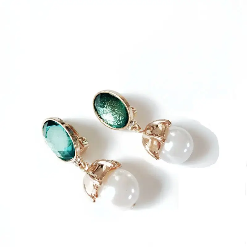 

White Pearl Alloy Sweet Elegant Clip Earrings Elegant Green Jewelry