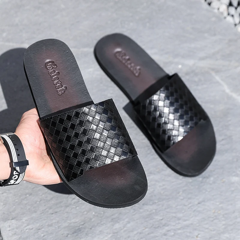 Black Summer Man Water Slippers Black Silver Beach Casual Shoes For Mens Outdoor Pu Leather Slippers Designer Flats Slippers Men - Цвет: Black