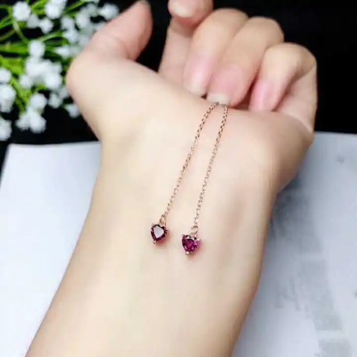 Женское украшение из серебра 925 пробы с натуральным красным