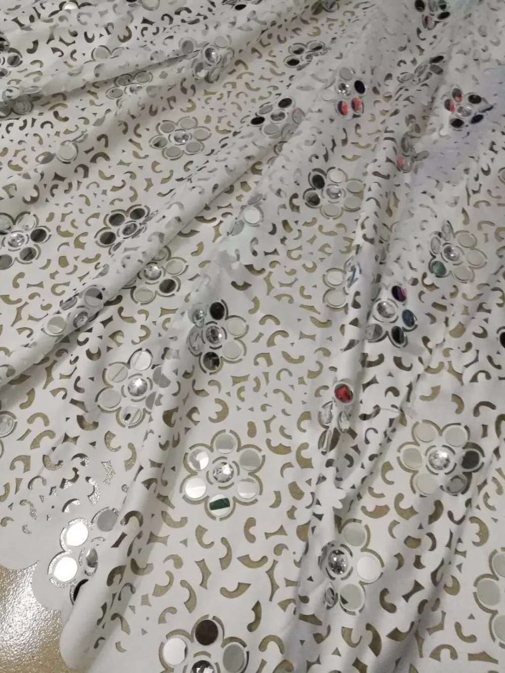 

Latest African Lace 2018 Swiss Cotton Dry Lace Fabric High Quality Swiss Lace Material With Stones For Man And Women Dress