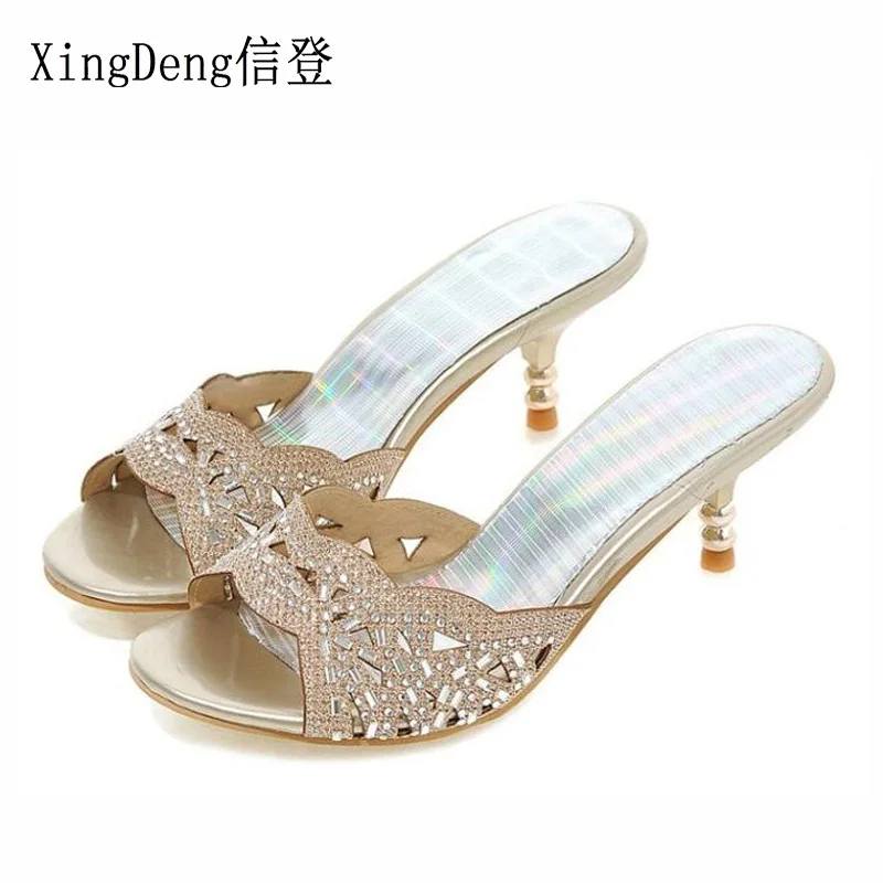 XingDeng/женские летние шлепанцы с круглым носком на тонком каблуке со стразами