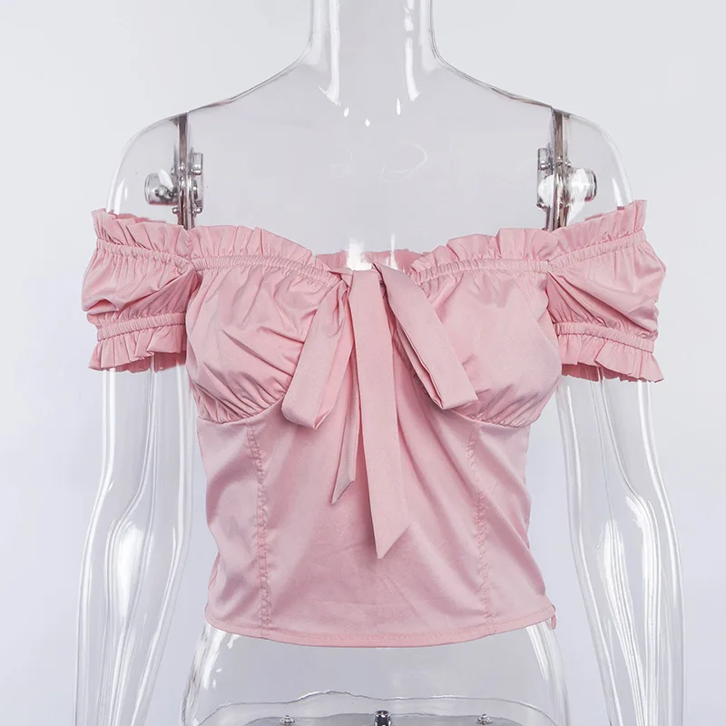 Летний женский укороченный топ на бретельках с вырезом лодочкой бантом без