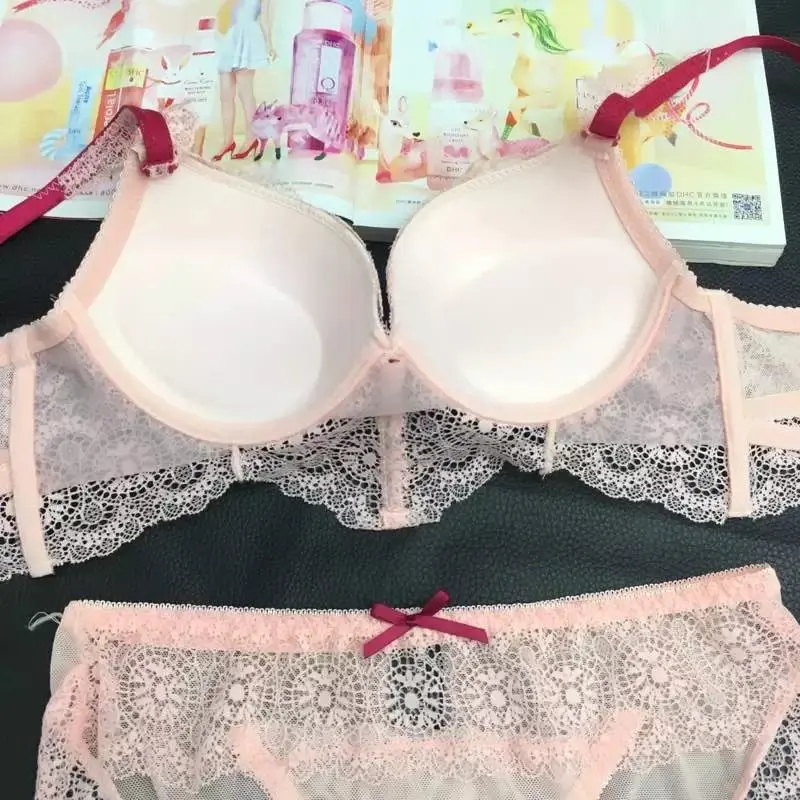 Сексуальный кружевной комплект нижнего белья для девушек с глубоким v-образным вырезом и бюстгальтером