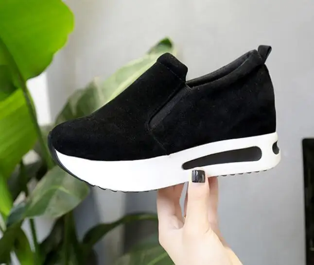 Женские повседневные кроссовки из флока на высоком каблуке 6 см дышащие