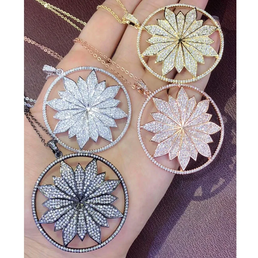 

WKT WT-MN944 wholesale Gold strim arrowhead necklace Jewelry with Shiny Romantic Ice Flower Necklace Pendant Round Shape Chain