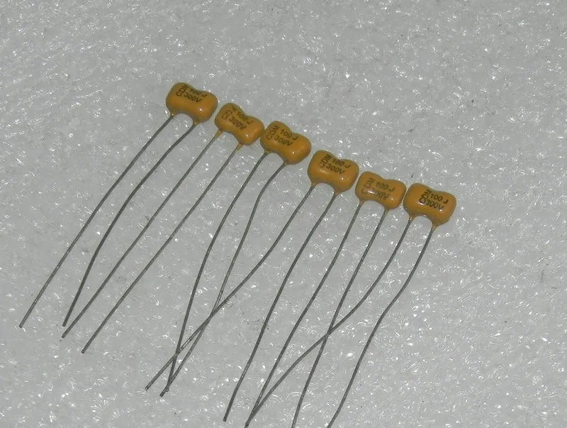 Оригинальный новый 100% высокочастотный Серебряный слюда 300V100PF 101J 100pF в сочетании с