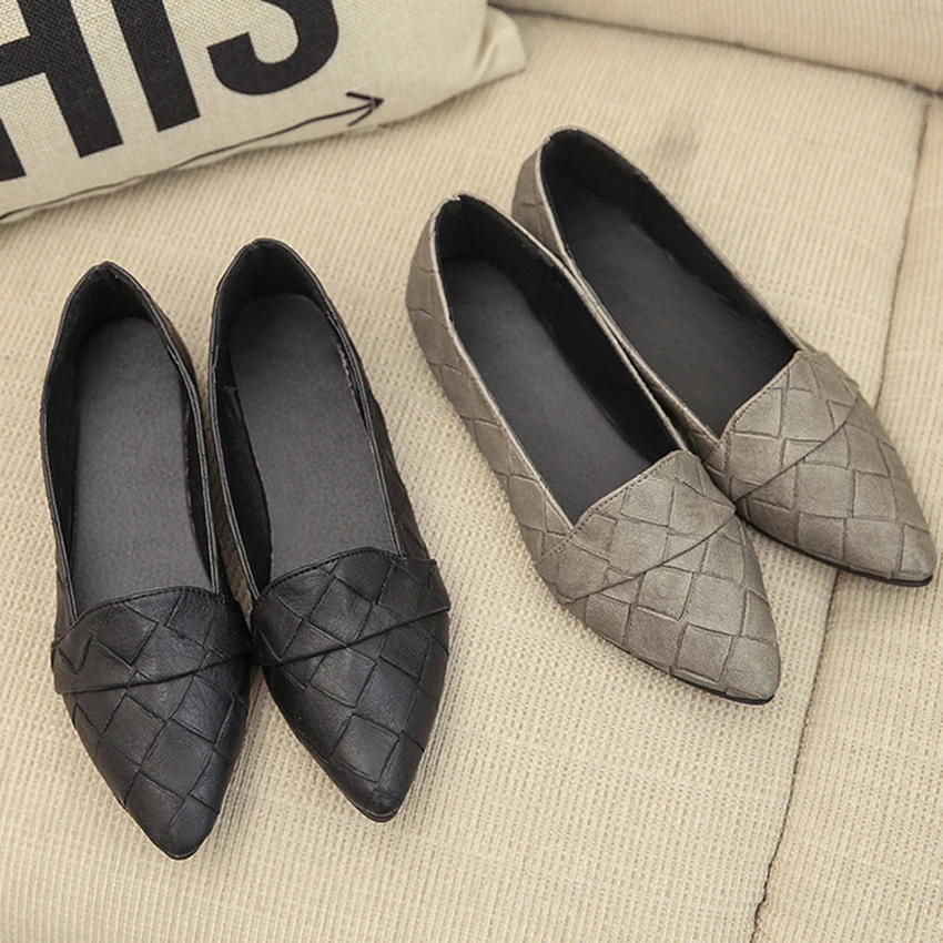 Новая модная женская обувь на плоской подошве с острым носком закрытым