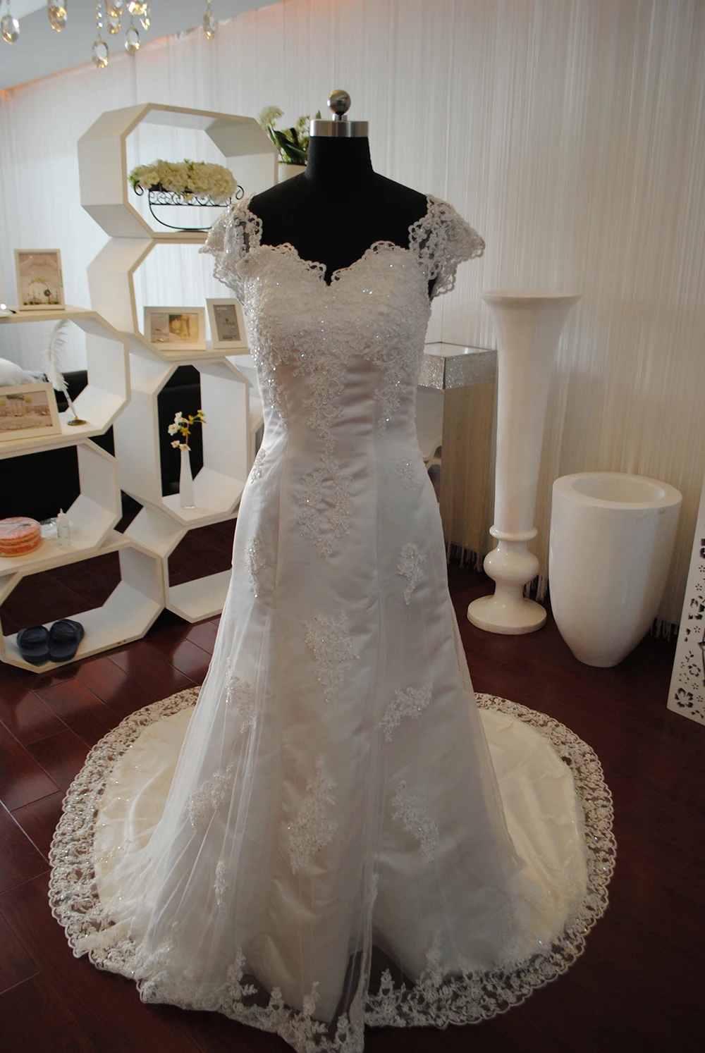

Real Photo V-Nek Sweetheart Cap Sleeves Mermaid Lace Plus Size Wedding Dresses Sweep Train Sexy Bridal Gowns