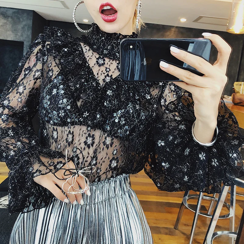 Блузка женская кружевная из полиэстера на высоких каблуках с длинным