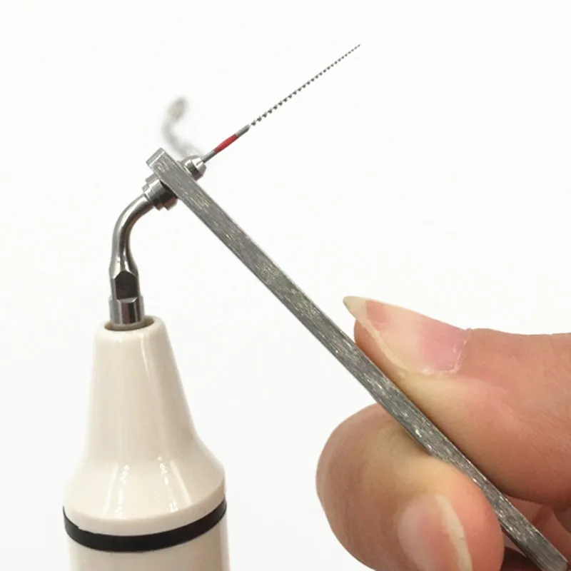 Как пользоваться скалером видео. Пьезоэлектрический скейлер. Скалер dr bei. Физиодиспенсер нск серджик про. Refine maxpiezo 7+ - автономный ультразвуковой скалер с фиброоптикой.