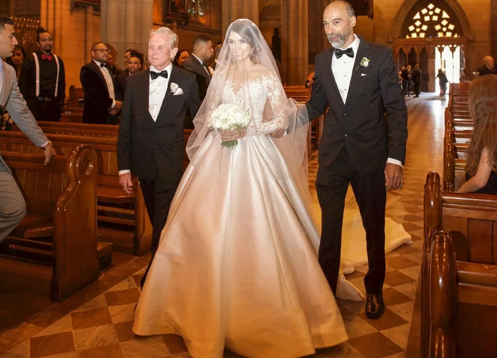 Платье с длинным рукавом Steven Khalil кружевное отделанное сатиновой юбкой|Свадебные