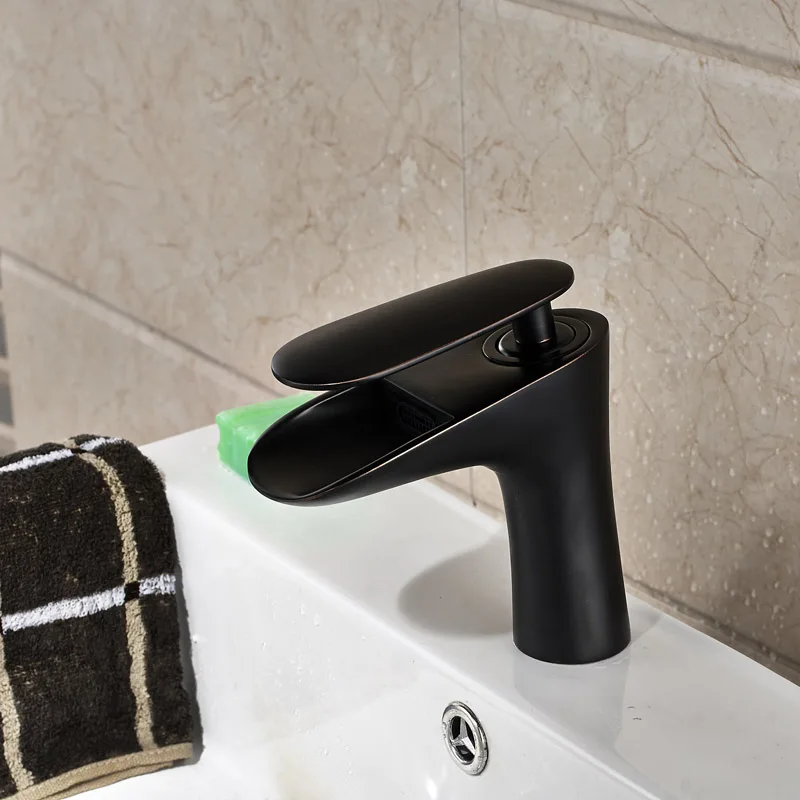 Короткий смеситель для раковины с одной ручкой одним отверстием матовый