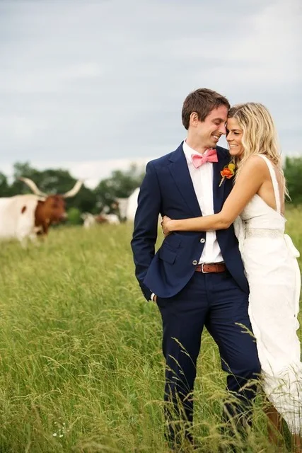 Новинка 2017 темно синие Привлекательные мужские костюмы с отворотами свадебные