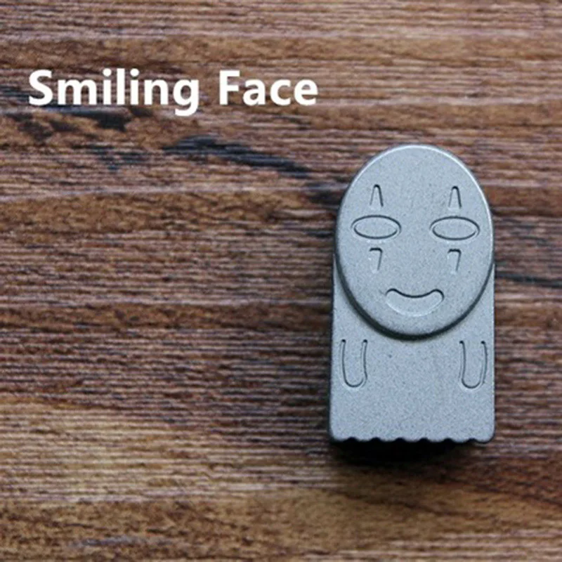 Smiling face EDC карманный портативный инструмент титана тысячи духов без лица человек нож бисерная Пряжка молния голова зонтик кулон - Цвет: Smiling face