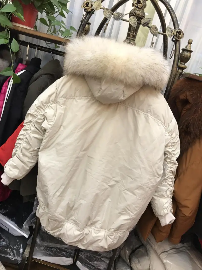Новинка, корейский стиль женские пуховик женская зимняя куртка puffer parka ткань из натурального меха енота Красный Черный Крем негабаритных