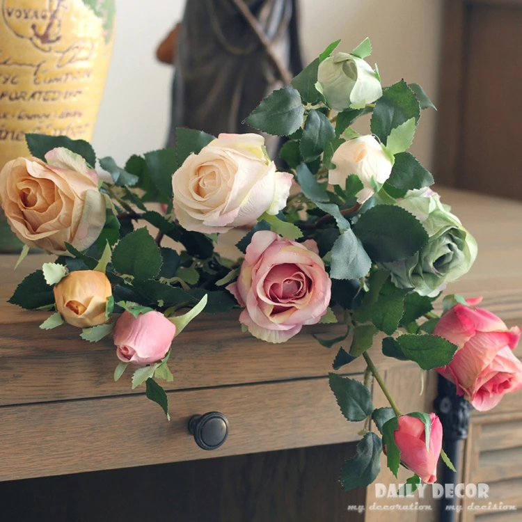 На длинном стебле 2 голов шелковых роз поддельные декоративные цветы розы