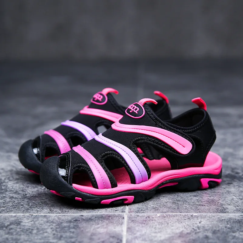 Сандалии детские Нескользящие пляжные шлепанцы с закрытым носком плоская