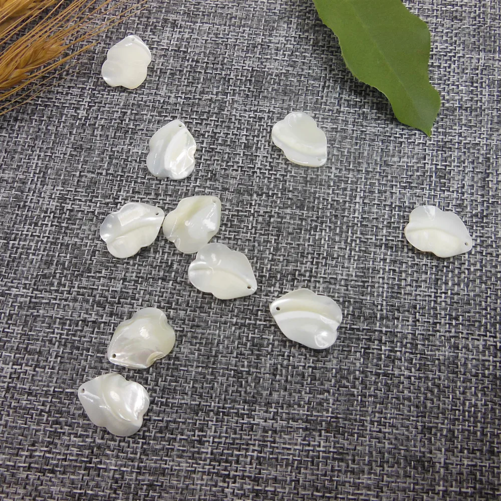

10pc White Sea Shell Petals Carved Natural Mother Of Pearl Shell Beads Flower DIY Findings Loose Bead For Jewelry Making DYL0034