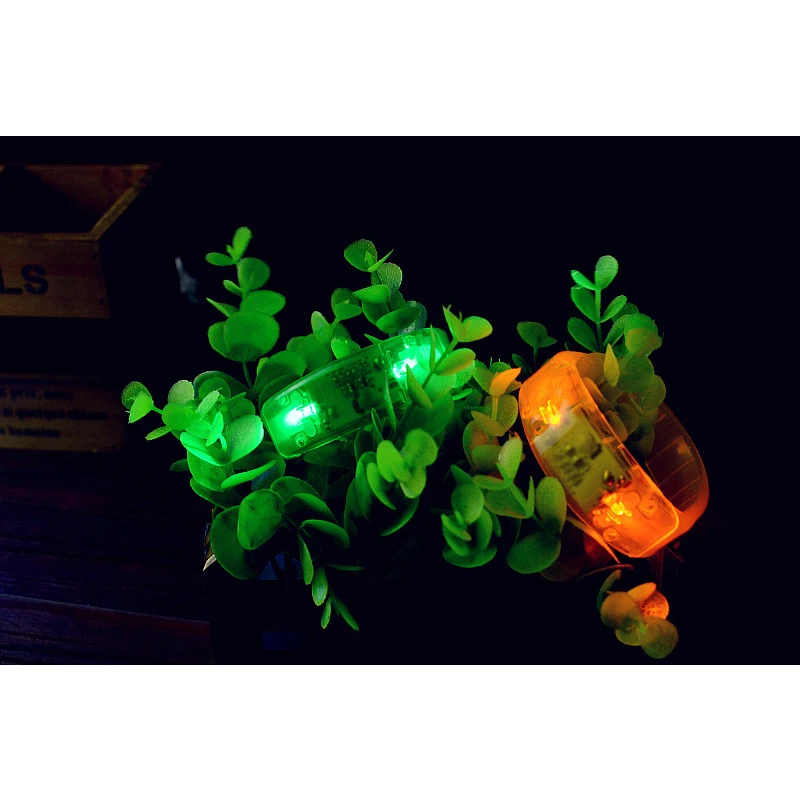 Флэш браслет с вибрацией LED светящийся электронный для светящихся детей