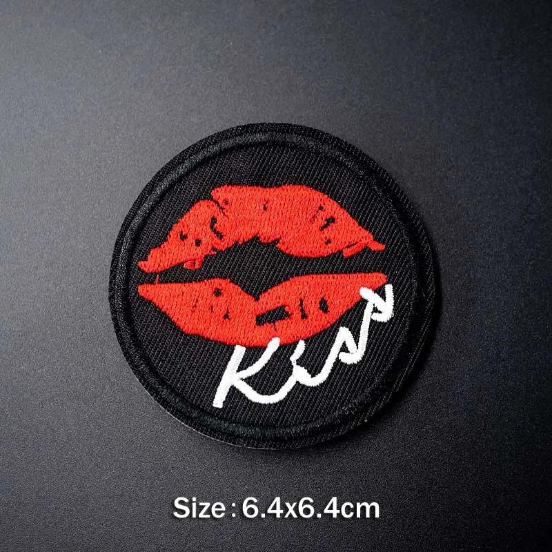 Вышитая губная помада Cross Kiss сделай сам нашивка с вышитой аппликацией наклейки