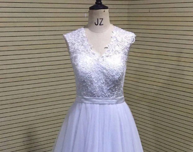 Дешевое пляжное свадебное платье А силуэта 2018 белое/цвета слоновой кости