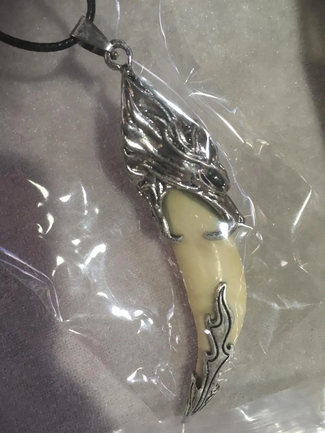 free shipping Chinese antique silver eagle decoration boar tooth amulet pendant | Украшения и аксессуары