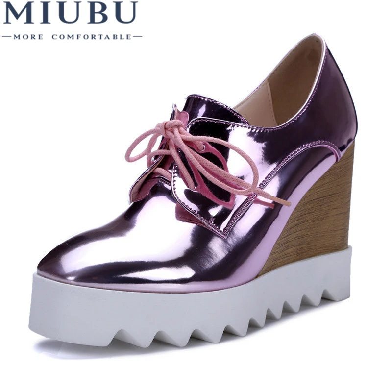 MIUBU/шикарные оксфорды из лакированной кожи Обувь на танкетке Цвет золотой