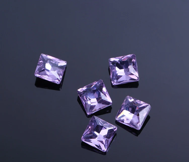 Кристалл фиолетовый квадратный правый угол Заостренное дно стекло кристалл