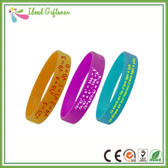 Оптовые браслеты из силиконового материала различных цветов на заказ