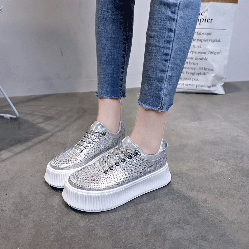 Повседневное обувь Bling Для женщин с круглым носком Zapato De Mujer украшением в виде