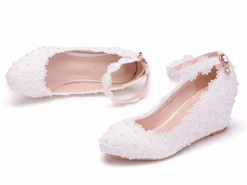 Туфли женские свадебные на танкетке 5 см кружевные среднем каблуке с ремешком