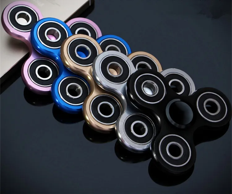 Tri-блесны Непоседа стол фокус игрушка матовый покрытие алюминиевый сплав EDC руки