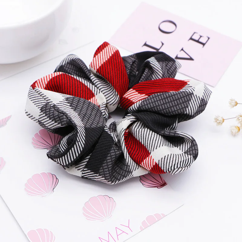 4 pcs/lot Mix Colors Retro Plaids Prints Hair Elastic Scrunchies Ponytail Holder Tie Classical Elastics Bands for Girl |