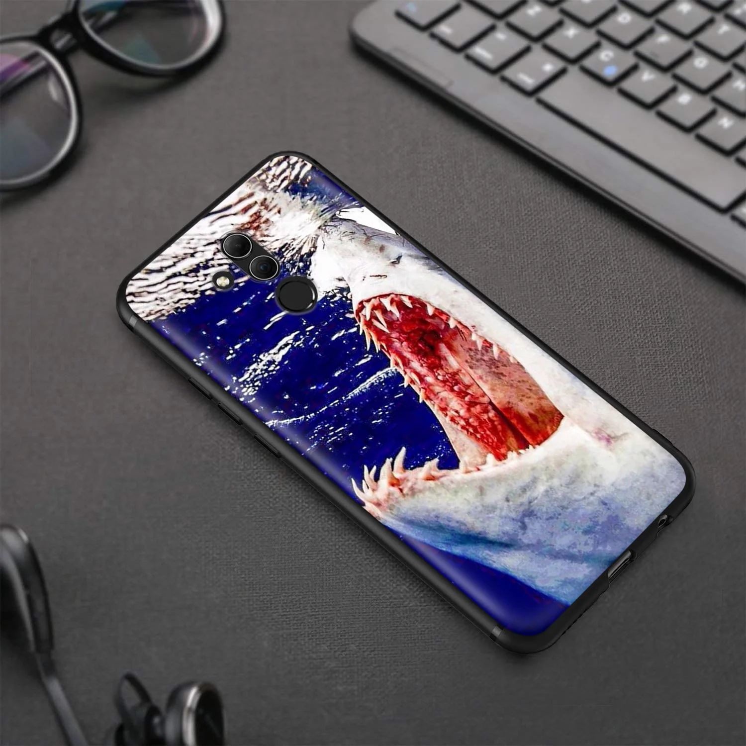 Чехол Lavaza с изображением большой белой акулы для Huawei P30 P20 P10 P9 P8 Mate 20 10 Pro Lite P Smart 2017 |