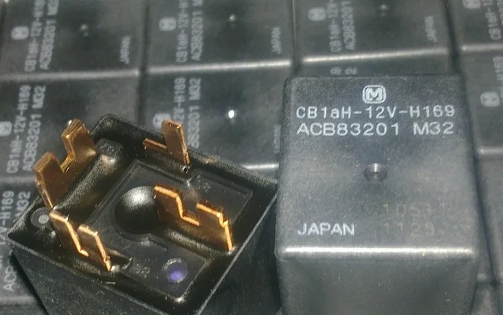 

Automotive relay CB1aH-12V-H169 12V four feet