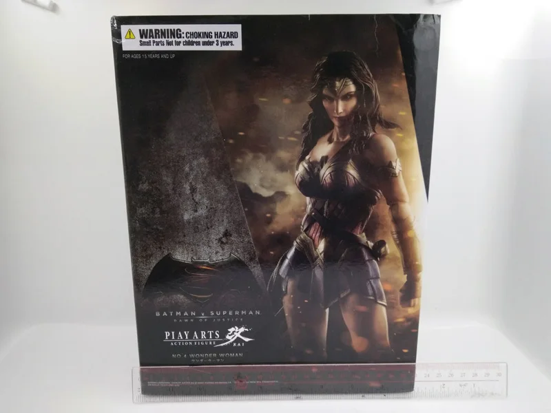 PLAY ARTS PA Kai Бэтмен против Супермена на рассвете справедливости чудо женщина экшн