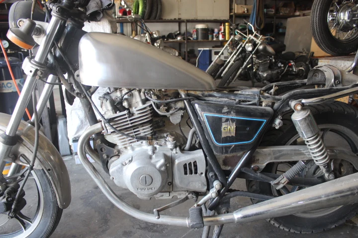 Бесплатная доставка Aftermarket Новый 9L модифицированный резервуар для Bobber Chooper Suzuki