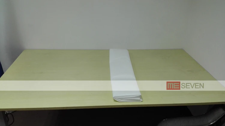 Простой белый портативный настенный подвесной экран из нетканого материала