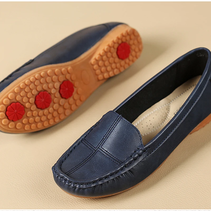 Кожаная обувь женская повседневная на плоской подошве без застежки с закрытым