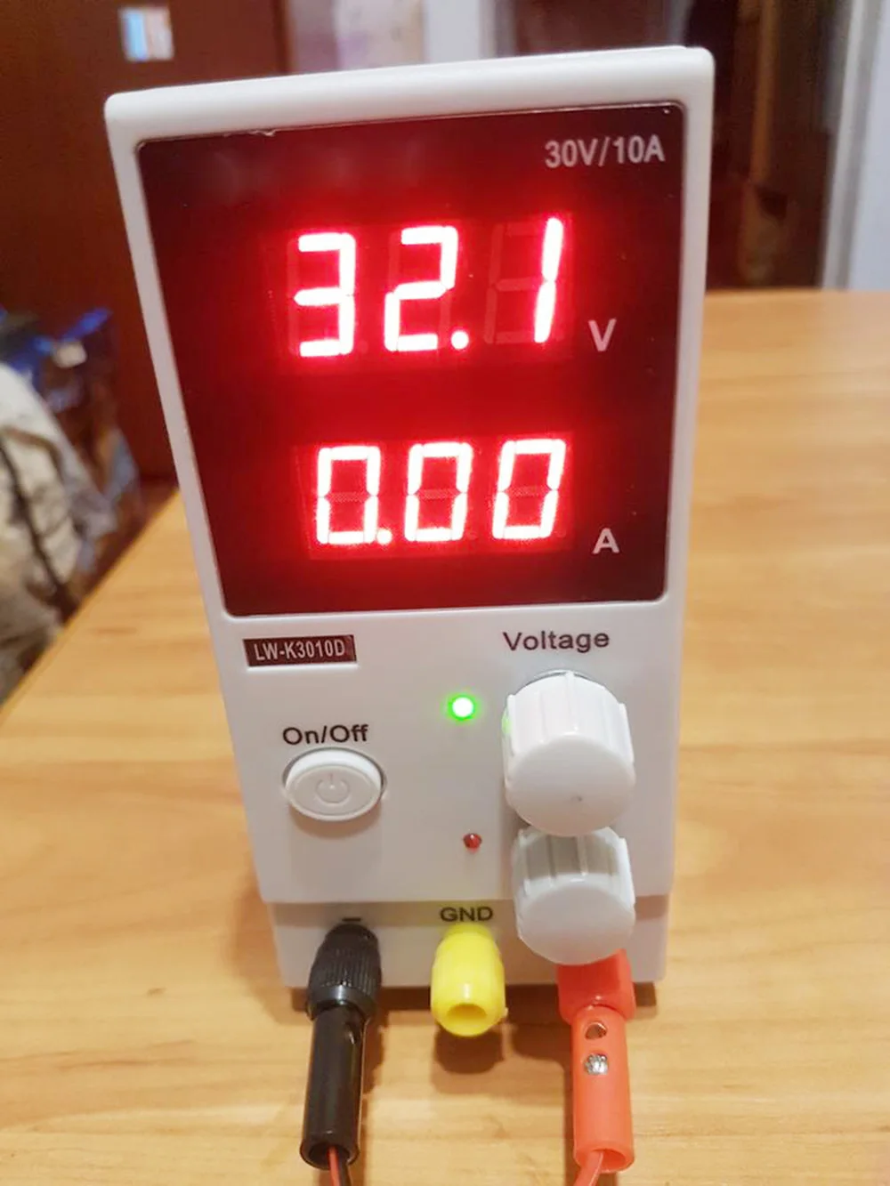 Мини Регулируемый цифровой источник питания постоянного тока 30V10A импульсный 110 В