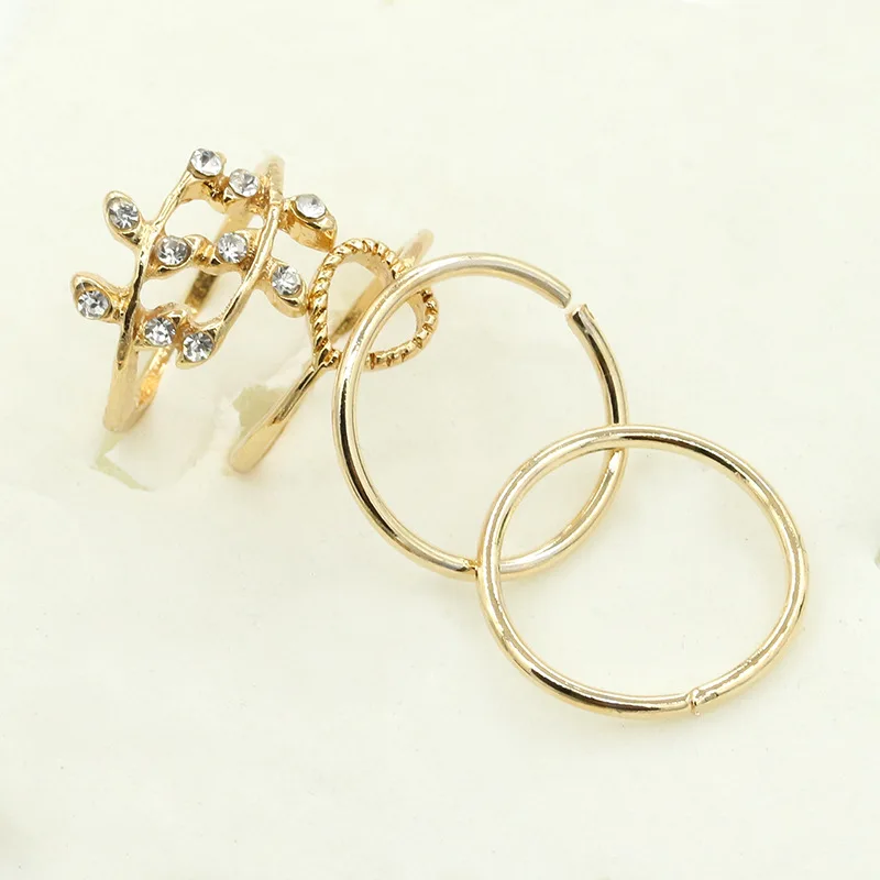 Женские кольца с кристаллами в форме сердца открытые золотистые и Серебристые