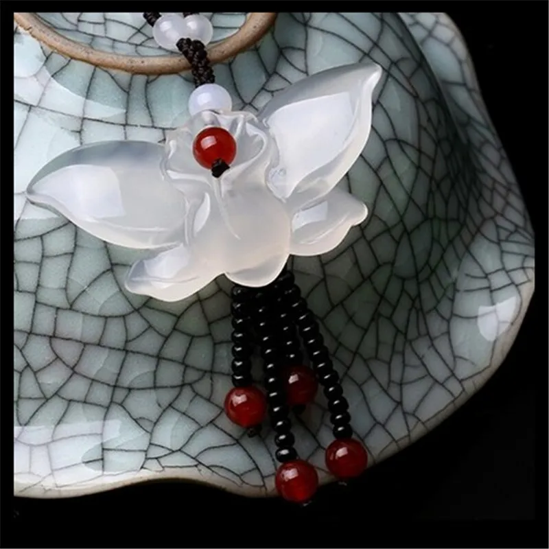 

Natural Chalcedony Butterfly Pendant Necklace Drop Shipping Lucky Amulet Lovers Necklace For Men And Women Sweater Chain