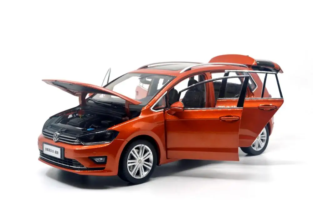 Paudi модель 1/18 1:18 Масштаб VW спортивный фургон Golf красный литой модельный автомобиль игрушка, модель автомобиля открытыми дверями