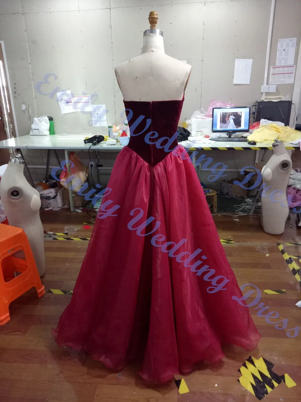 Винно-красное бархатное платье для выпускного вечера 2017 А-линия Длина до пола