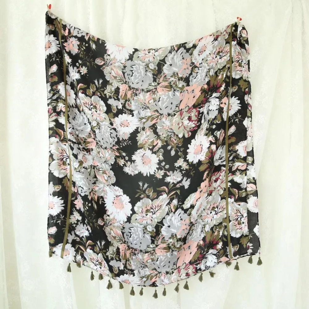 New arrival 2018 head scarf Spring style Muslim hijab flower print shawls and scarves floral viscose shawl wrap |