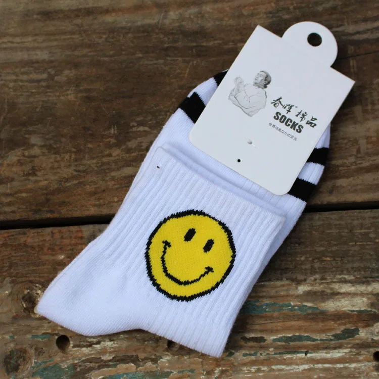 Носки женские хлопковые Модные Цветные короткие носки-трубы с улыбающимся лицом
