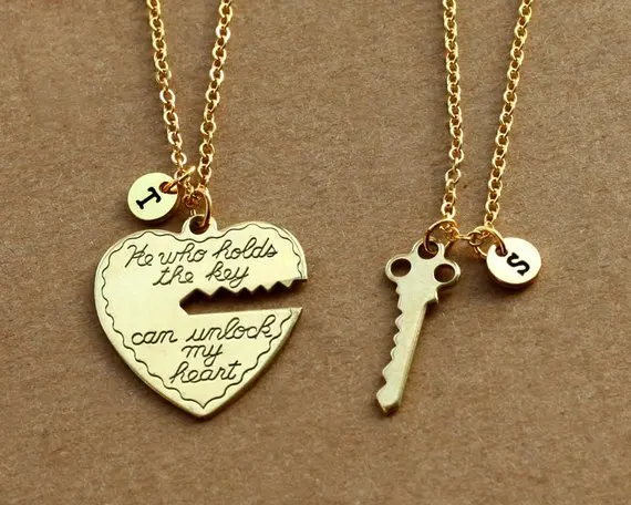 gold heart Индивидуальные инициалы его и ее ожерелья для парня девушки набор, Дружба Лучшие Друзья разбитое сердце набор, подарок на день Святого Валентина - Цвет: gold heart