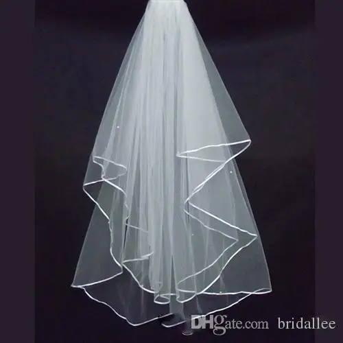 Дешевые реальные изображения в наличии 1 слой Белый слоновой кости Свадьба 1/5