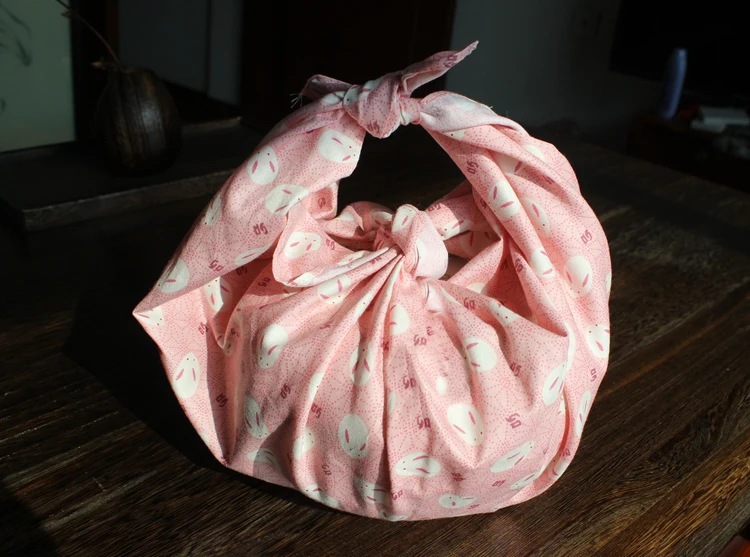 Скатерть в японском стиле furoshiki из хлопка 100% с принтом Сакуры и кролика много