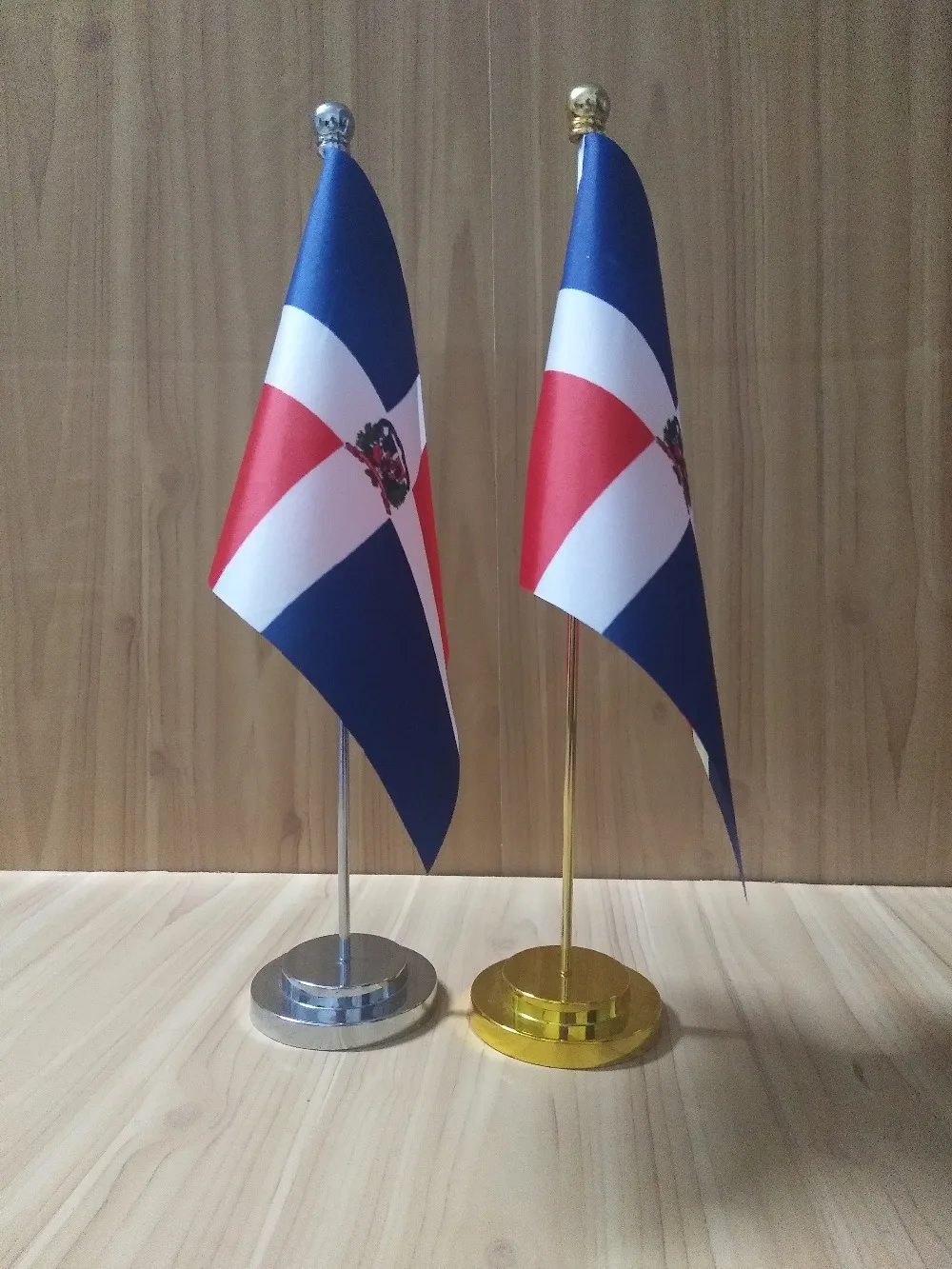 Восточный флаг Восточной Республики с золотой или серебряной металлической